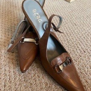 BCBG Women's Slingbacks